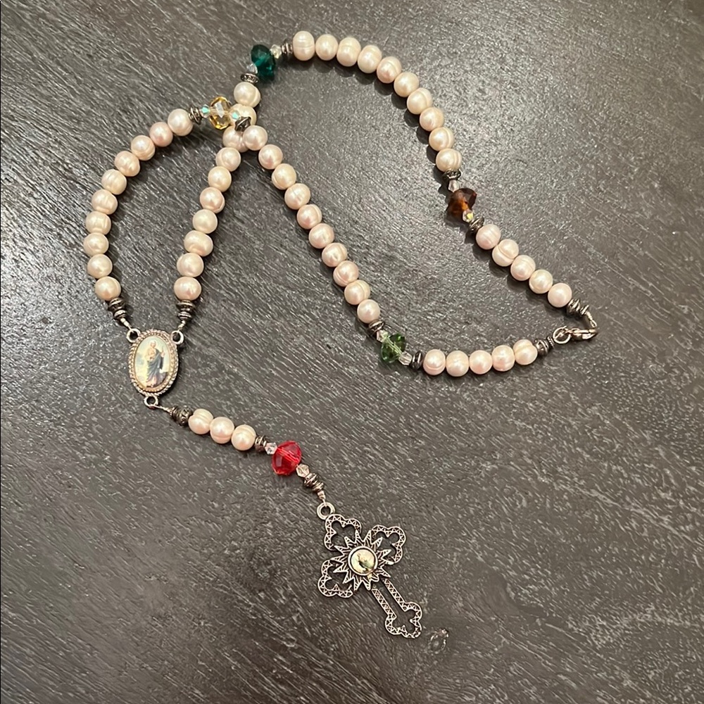 White and Silver Beaded Necklace with Cross Pendant
